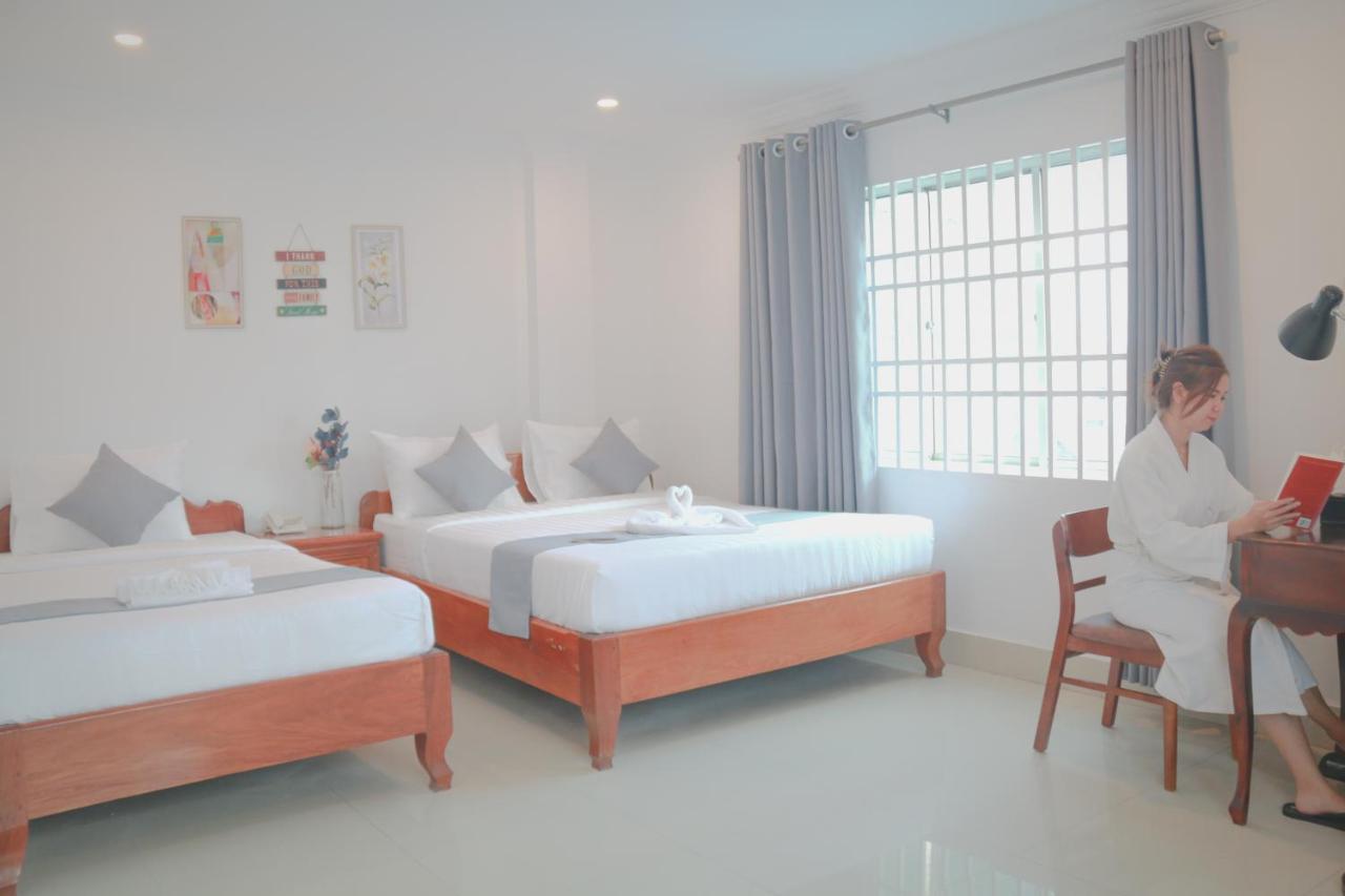 White Corner Hotel Phnom Penh Exteriör bild