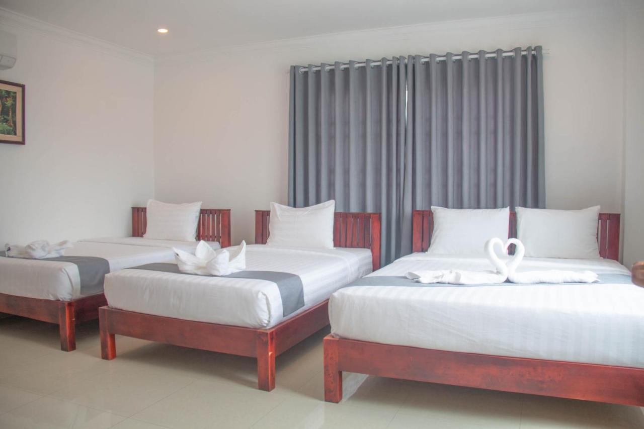 White Corner Hotel Phnom Penh Exteriör bild