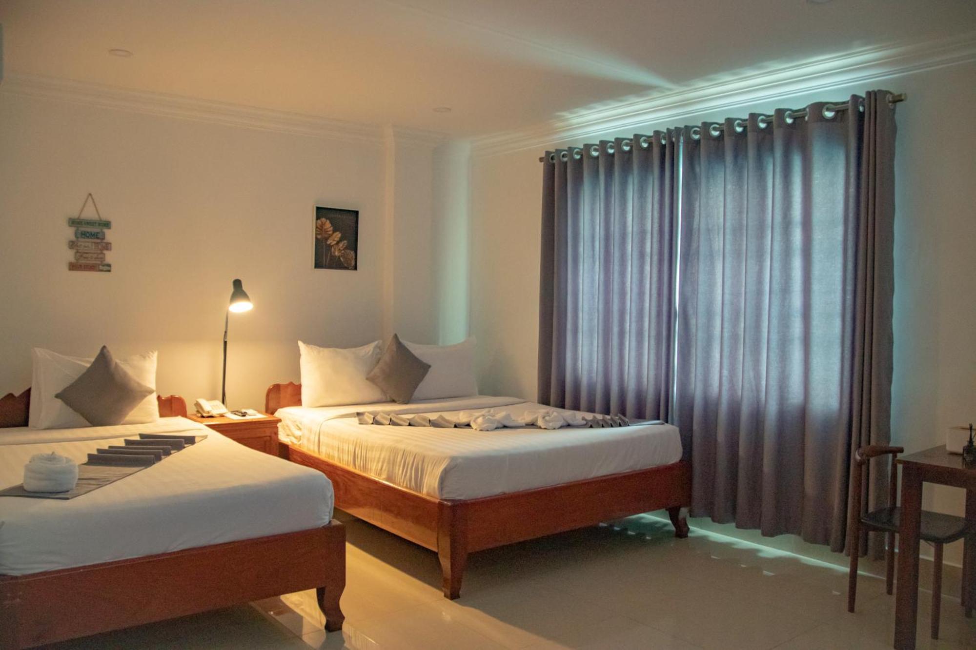 White Corner Hotel Phnom Penh Exteriör bild