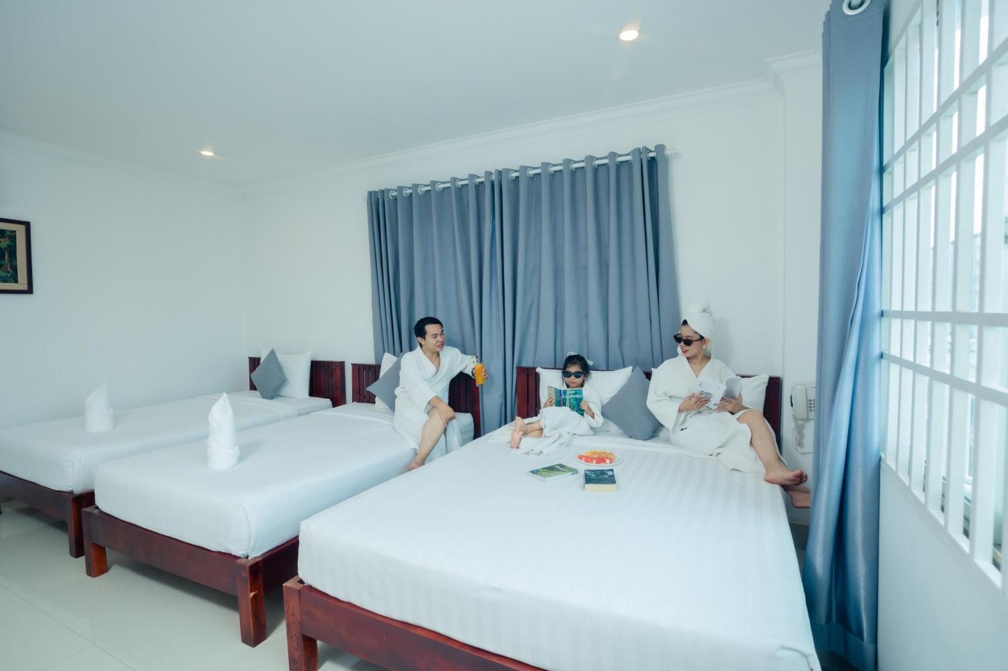White Corner Hotel Phnom Penh Exteriör bild