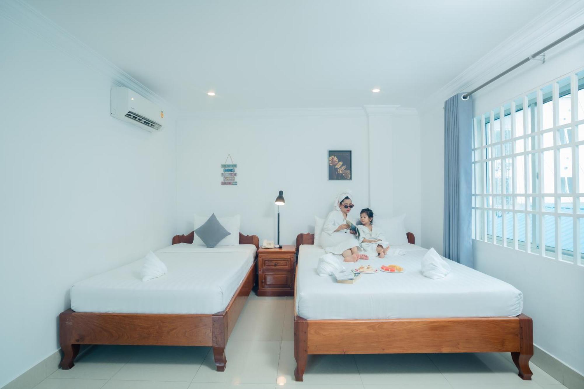 White Corner Hotel Phnom Penh Exteriör bild