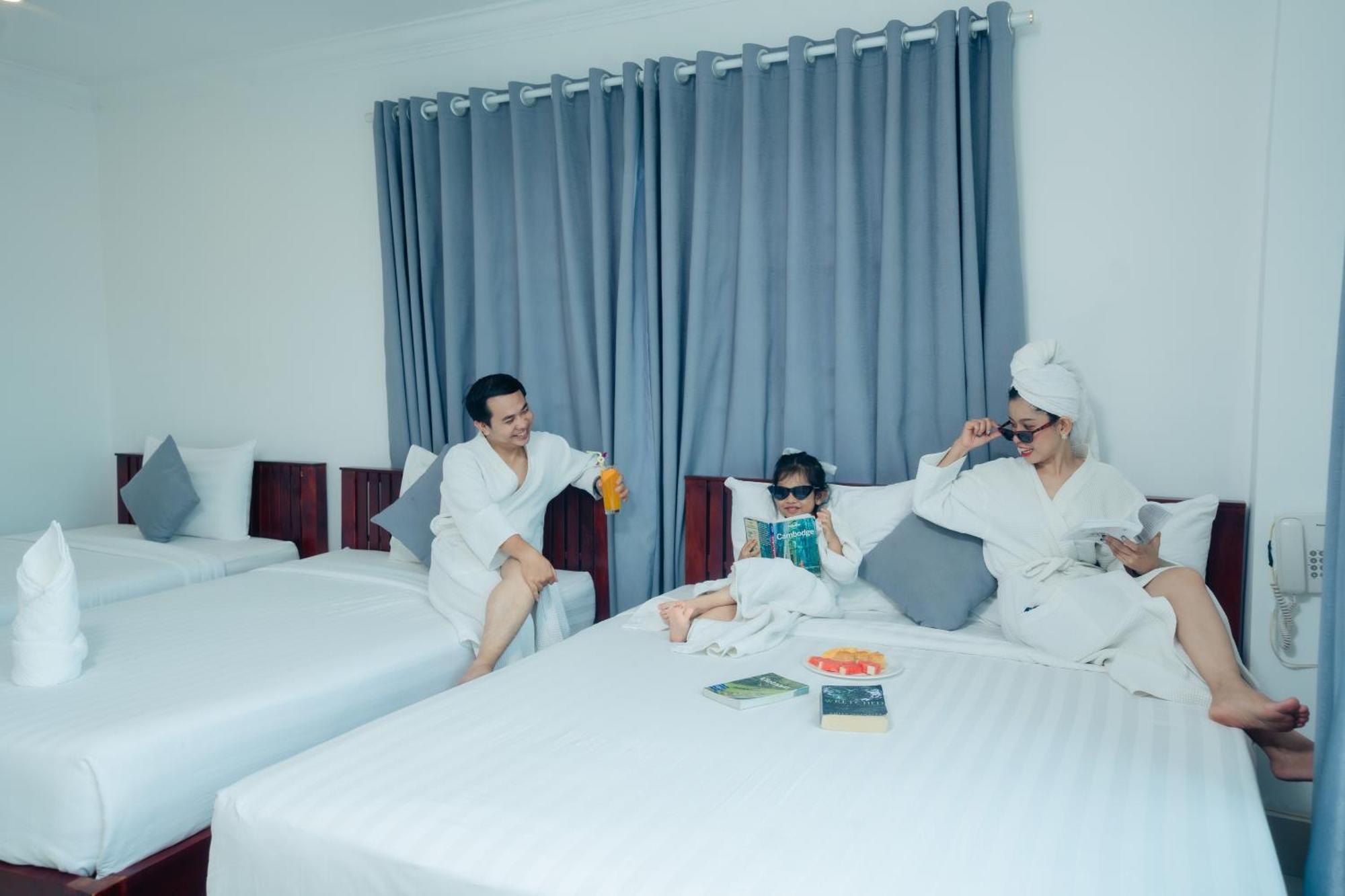 White Corner Hotel Phnom Penh Exteriör bild